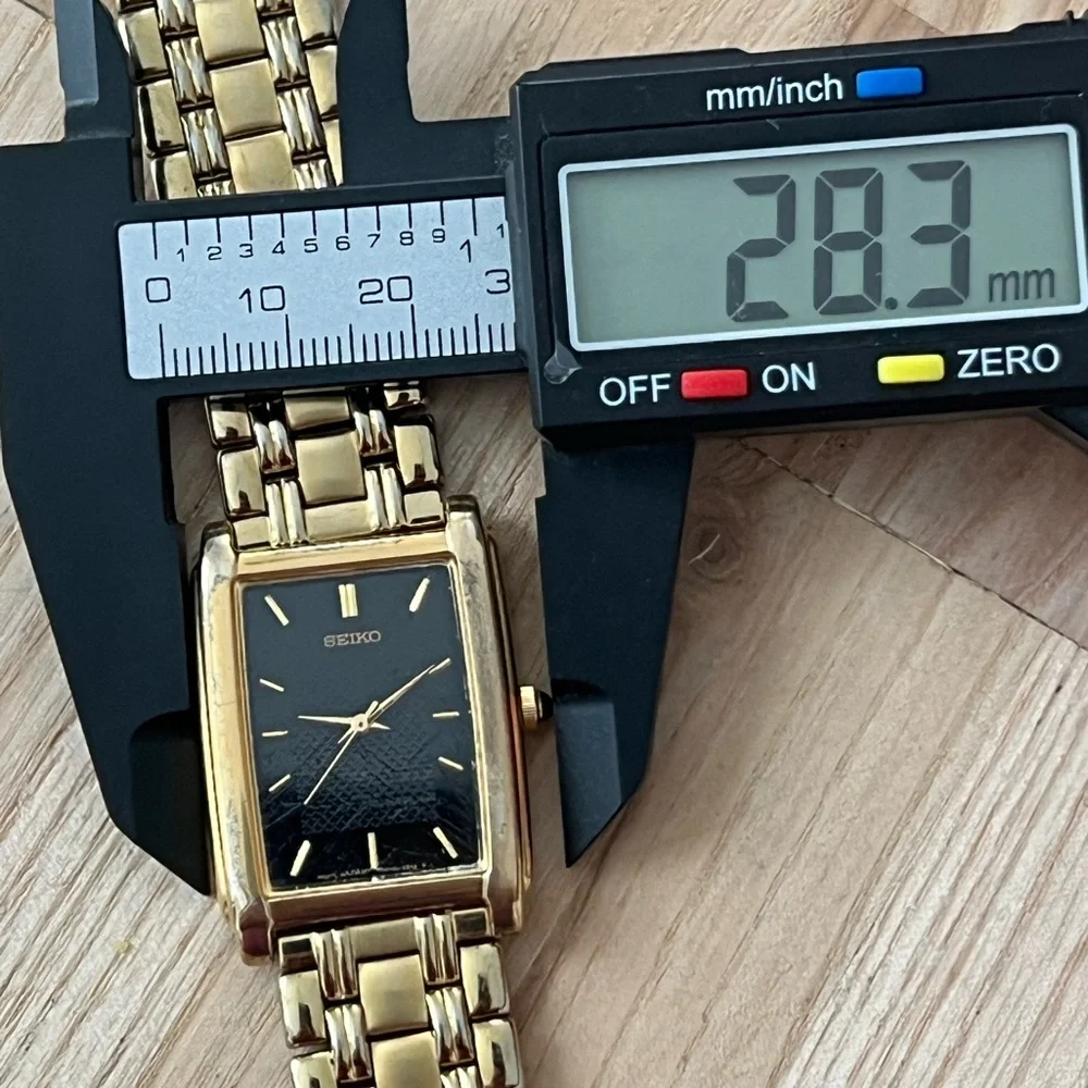 Seiko Vintage Tank Watch Black Rectangular Dial Gold-Tone Case Bracelet
